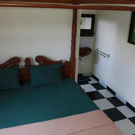 La Javanaise Home Stay Malioboro Yogyakarta Exterior photo