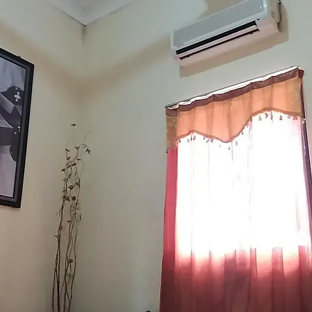 La Javanaise Home Stay Malioboro Yogyakarta Exterior photo